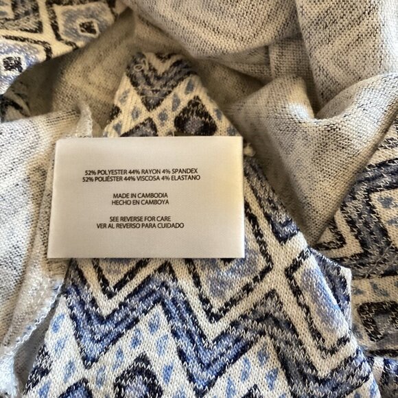 Orvis Classic Collection V-Neck Geometric Short Sleeve Top Size Small Stretch‎ - Picture 3 of 7